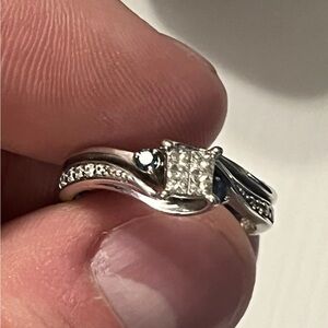 Elegant 14K white gold diamond and sapphires Ring